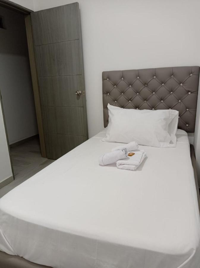 La Hamaca Hotel *